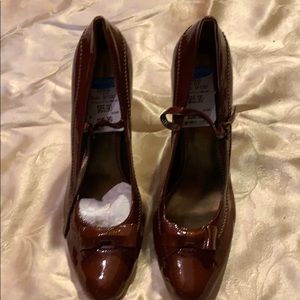 New, unused, MINT condition heels